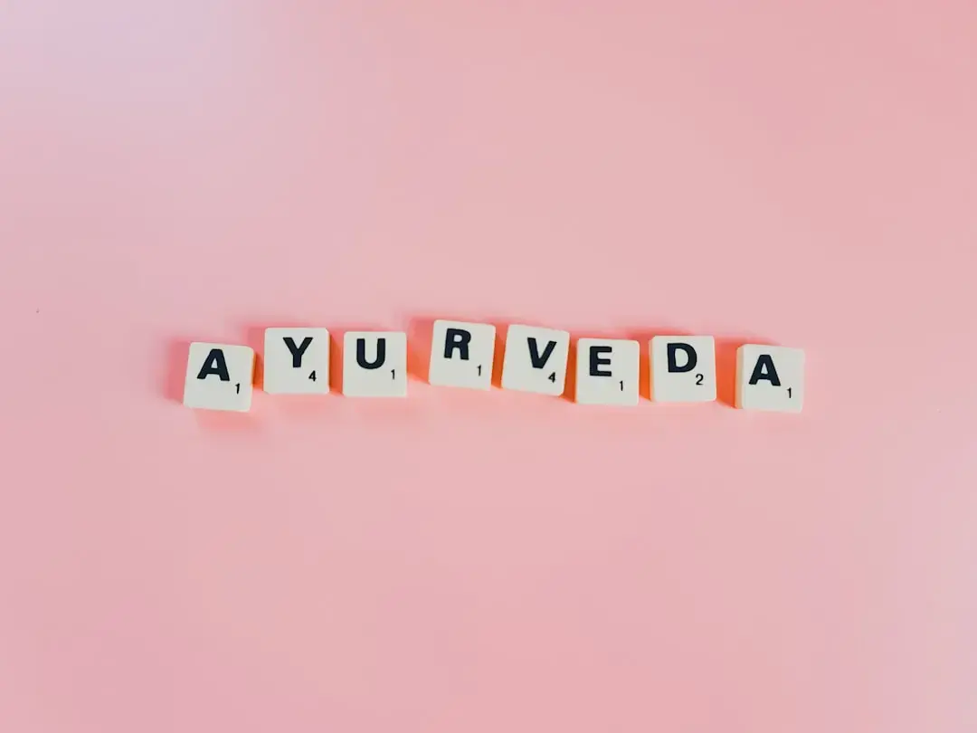 Ayurveda și oncologia: Poate înțelepciunea antică să sprijine tratamentul modern?