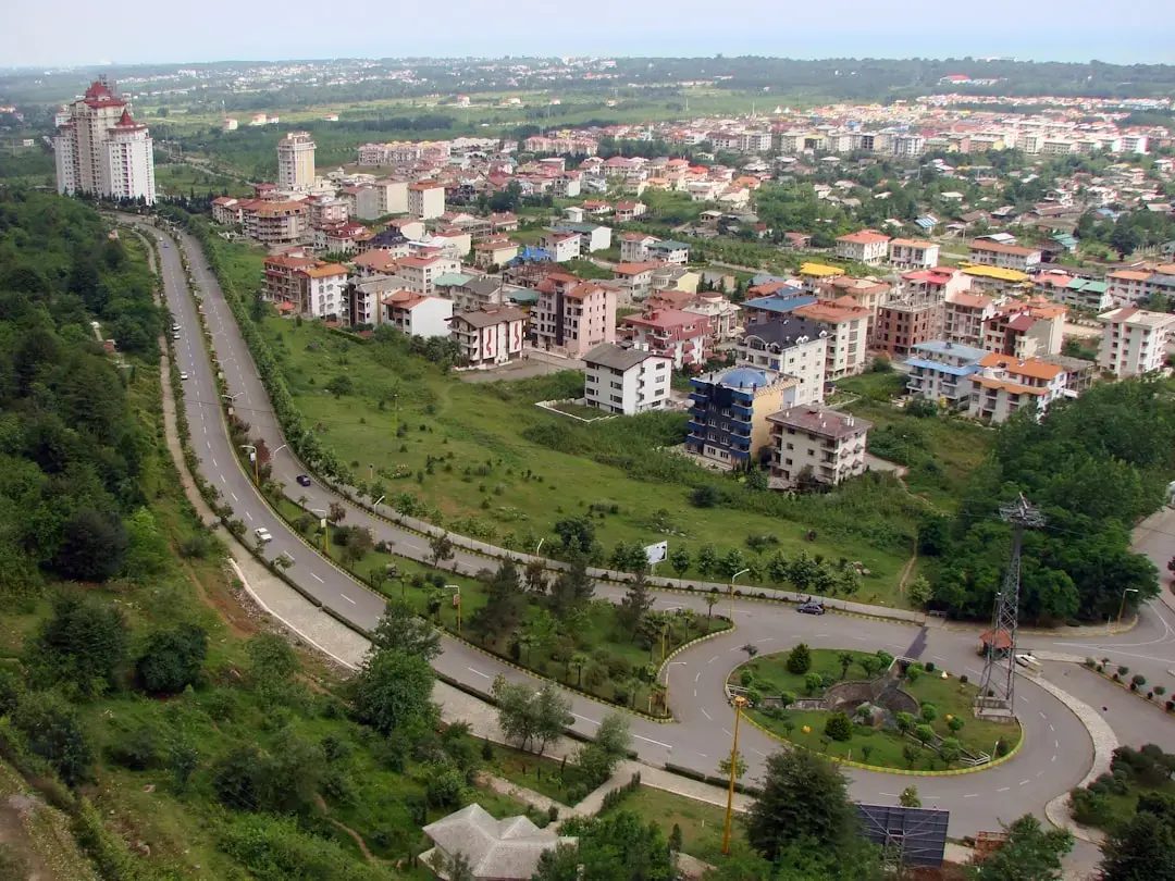 Prețul tăcerii: Cum ne adaptăm pentru a supraviețui