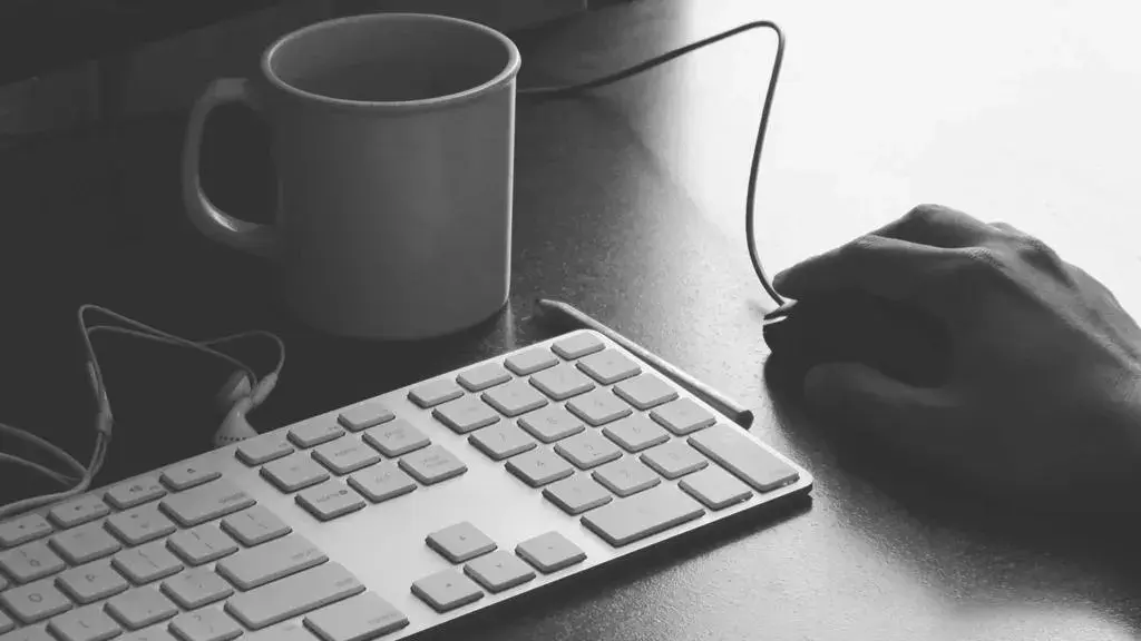 Mindfulness pentru cupluri: ghidul practic pentru o relație sănătoasă
